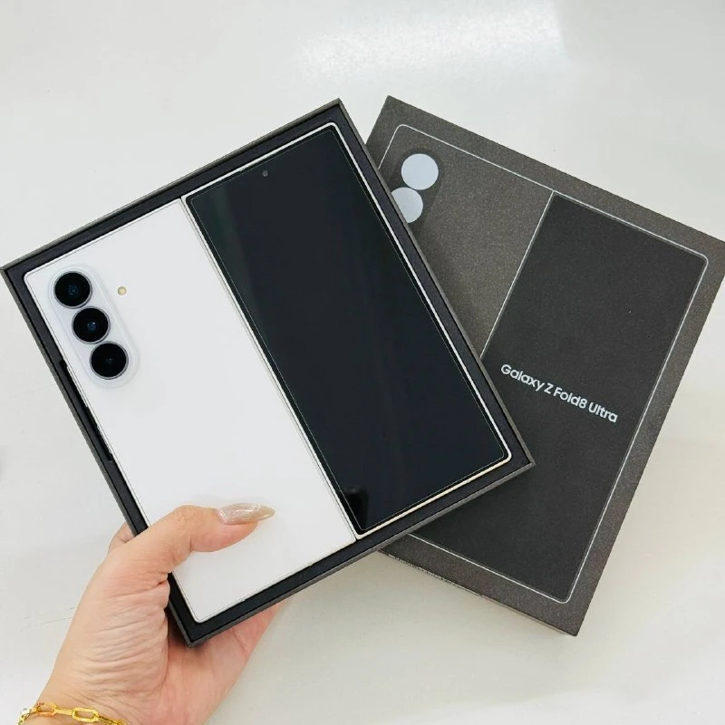 Điện thoại Samsung Galaxy Z Fold8 Ultra màu trắng mới tại Điện Thoại 99 Đà Nẵng giá tốt.