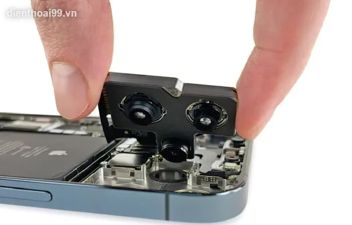 Quy trình thay camera sau iPhone 15 Pro Max tại Điện Thoại 99 Đà Nẵng
