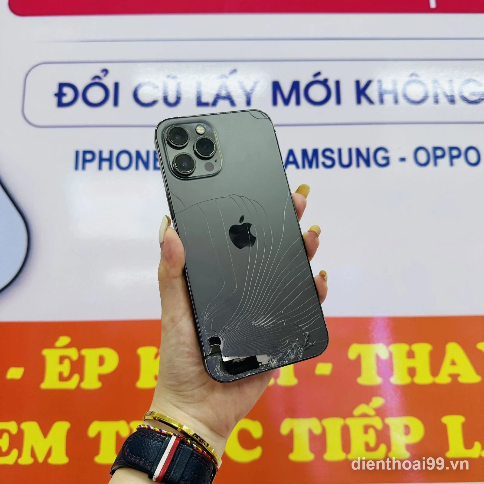 Thay kính lưng iPhone 14 Pro Max bị vỡ tại Điện Thoại 99 Đà Nẵng