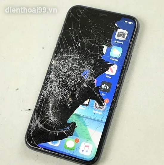 Thay màn hình iPhone 11 chảy mực tại Điện Thoại 99