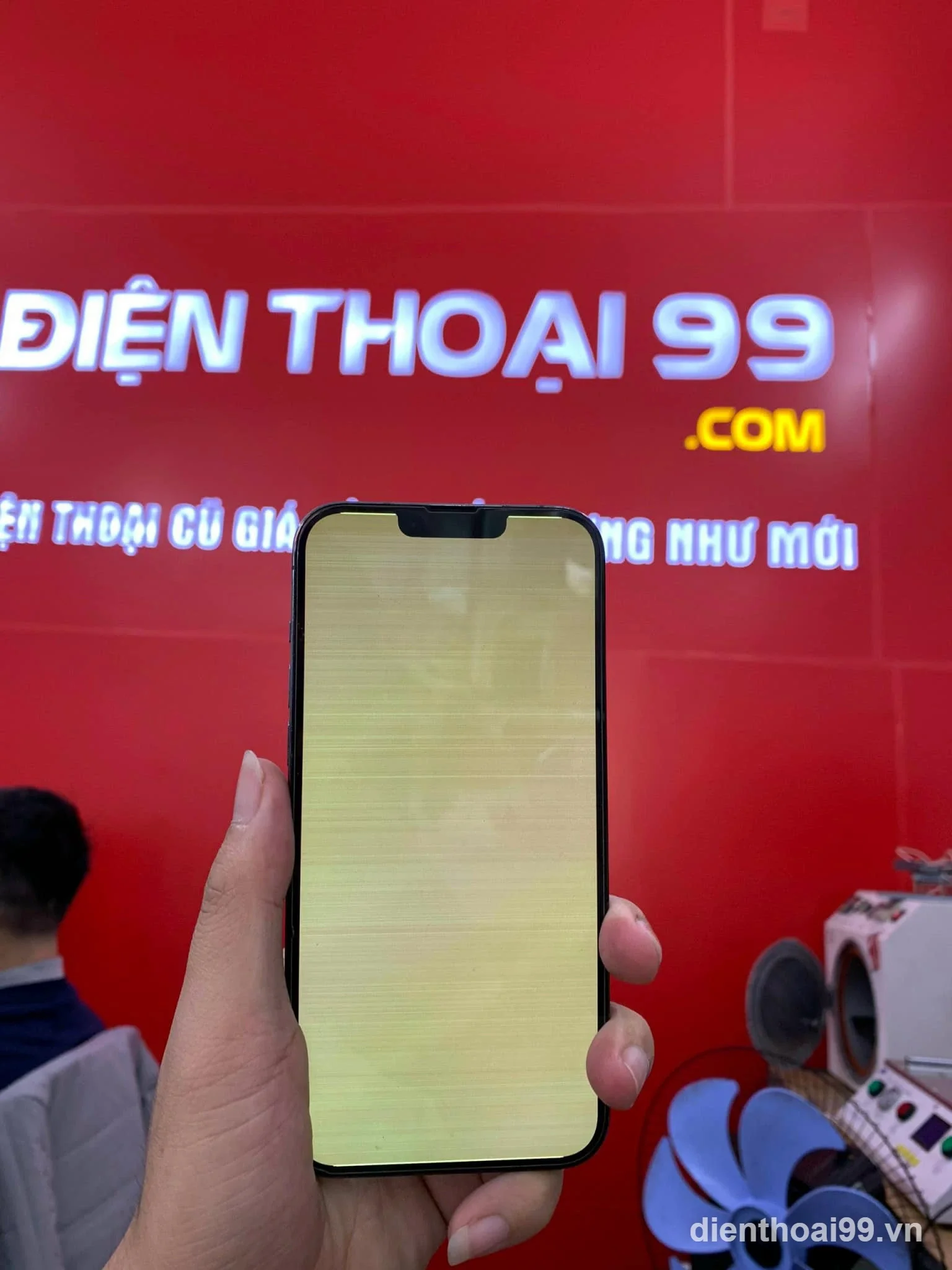 Điện Thoại 99 chuyên thay màn hình iPhone bị lỗi sọc ngang uy tín tại Đà Nẵng