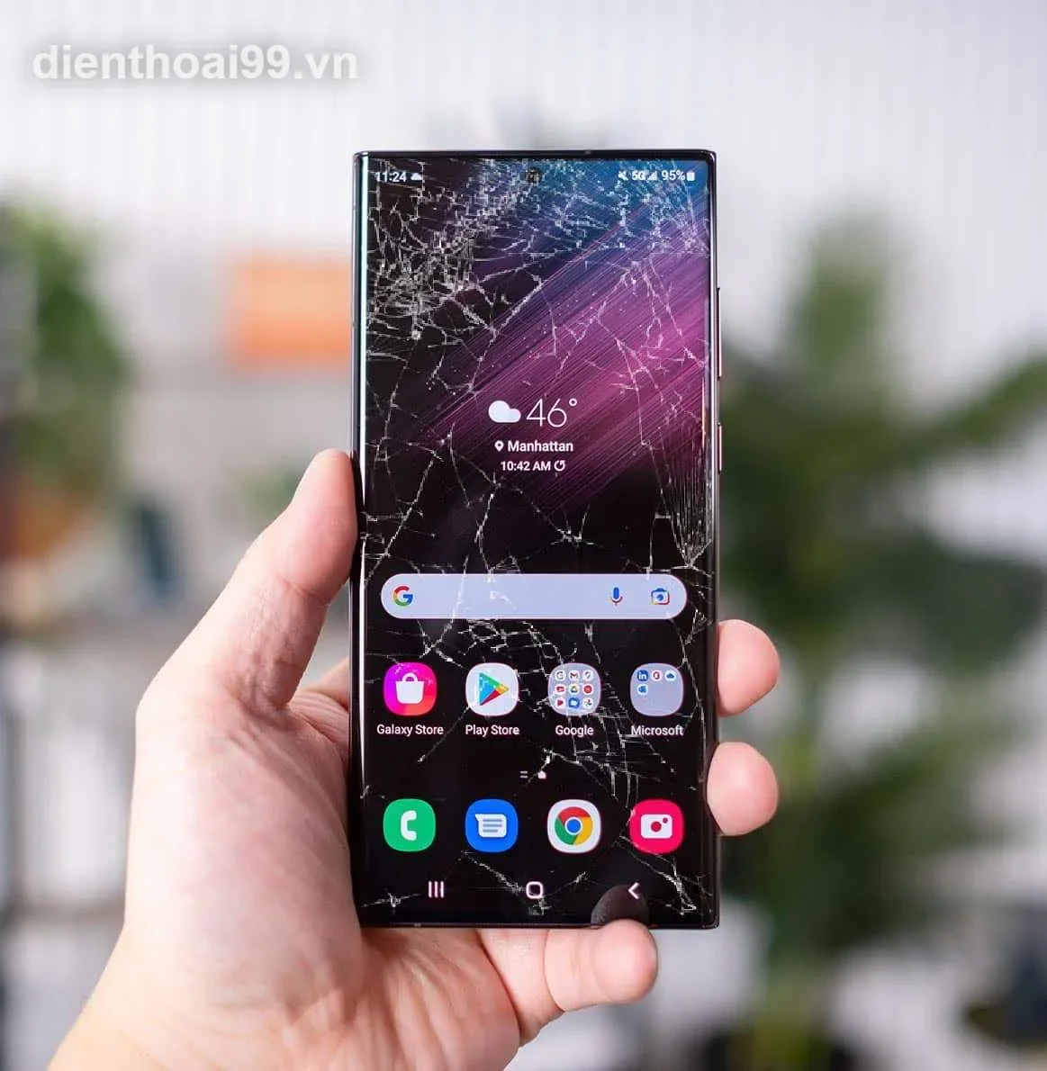 Điện thoại Samsung Galaxy S22 Ultra bị vỡ mặt kính cần thay thế tại Điện Thoại 99 Đà Nẵng